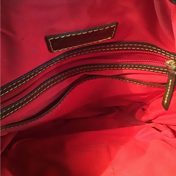Woman’s Dooney and Bourke shoulder bag R - Picture 10 of 12